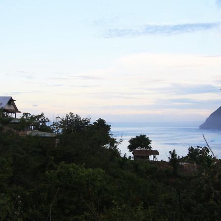 Merdeka House Maluk ภายนอก รูปภาพ