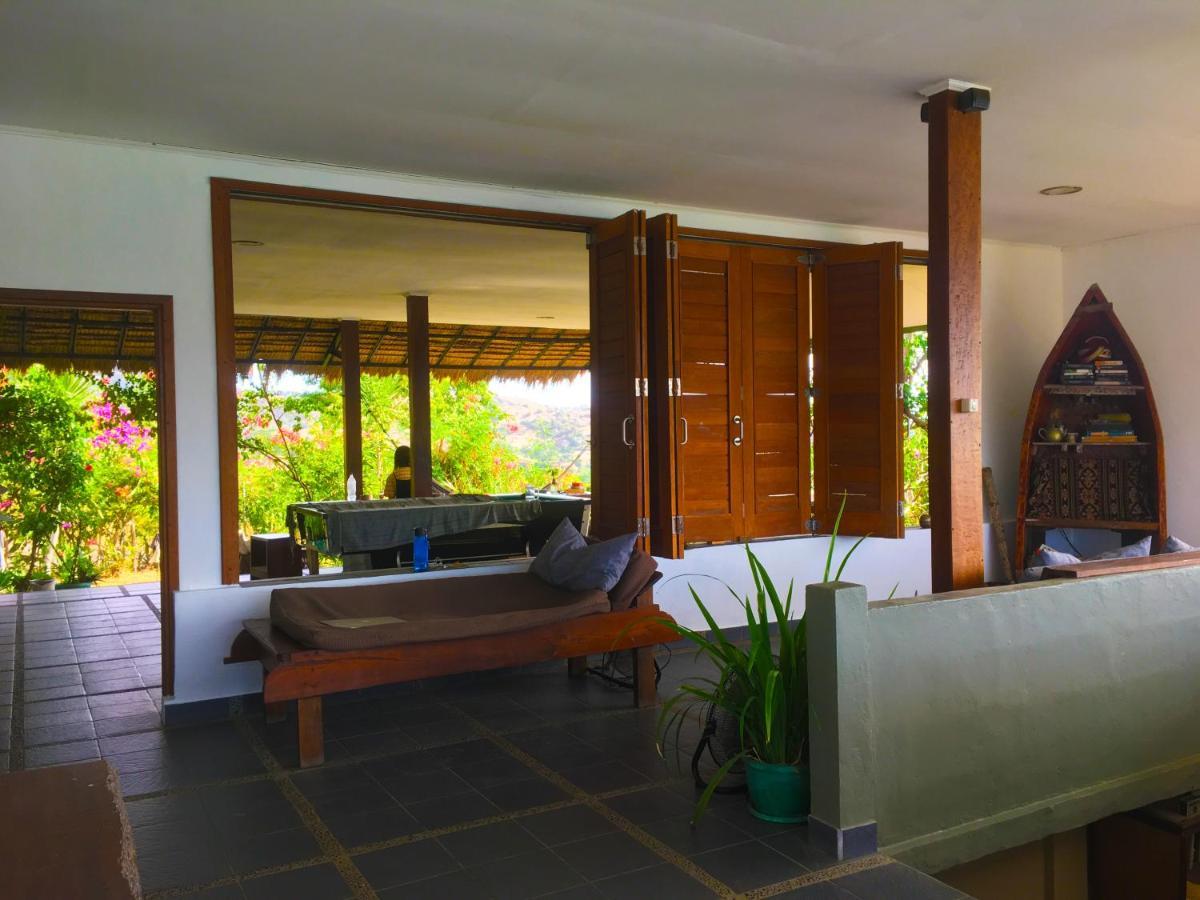 Merdeka House Maluk ภายนอก รูปภาพ