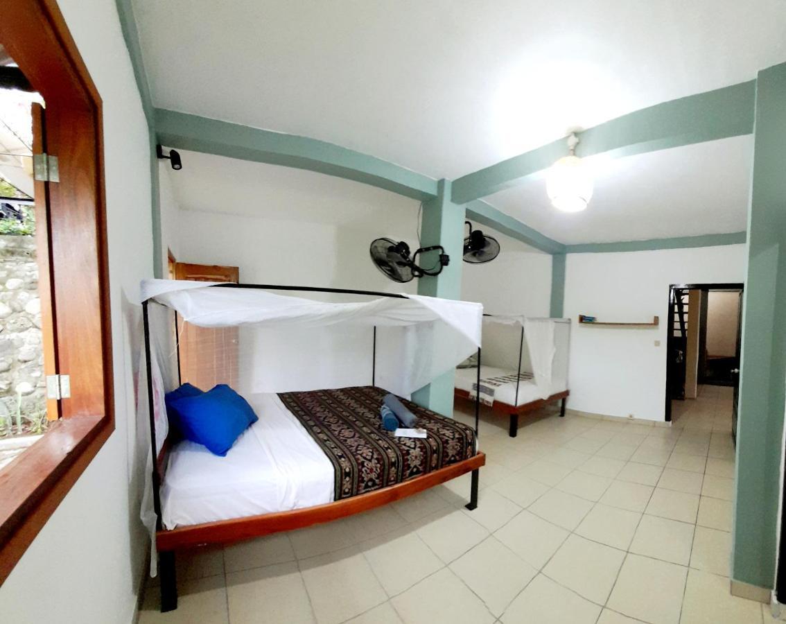 Merdeka House Maluk ภายนอก รูปภาพ
