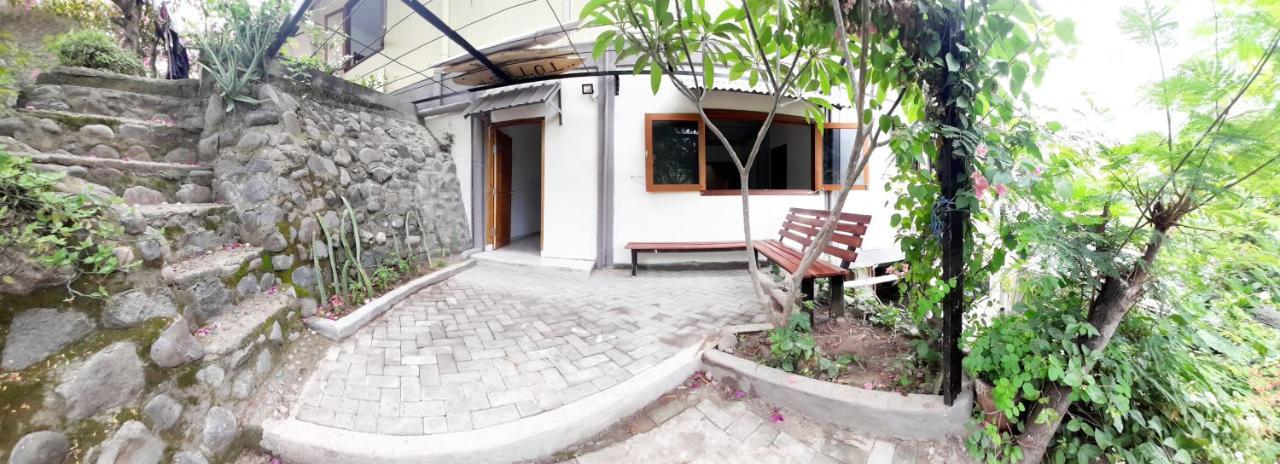 Merdeka House Maluk ภายนอก รูปภาพ