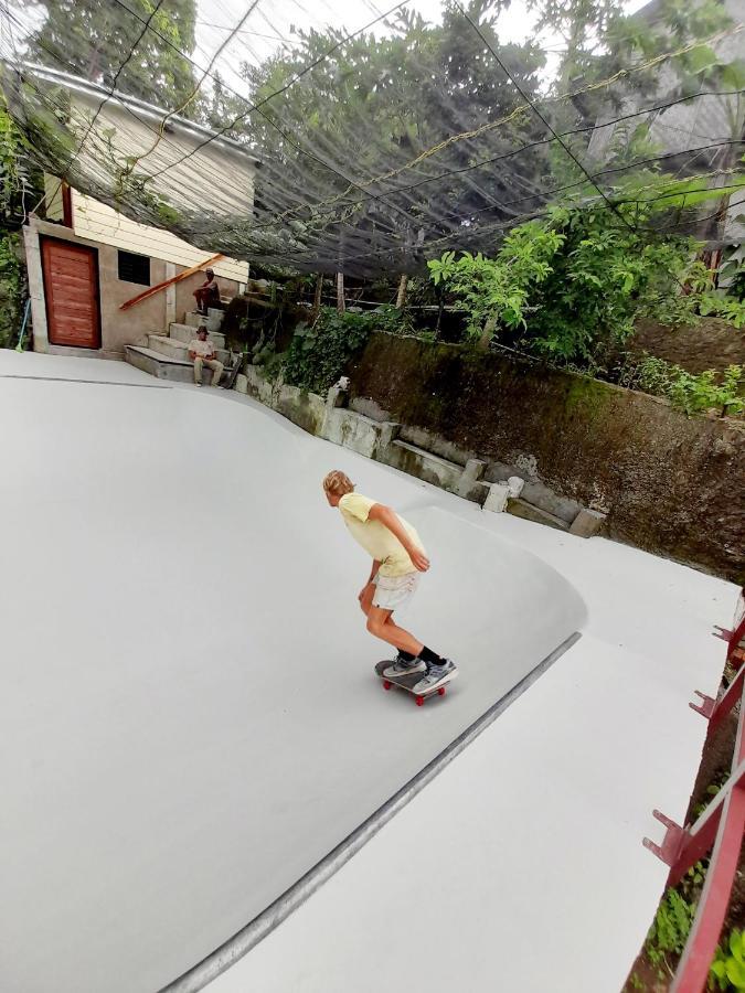 Merdeka House Maluk ภายนอก รูปภาพ