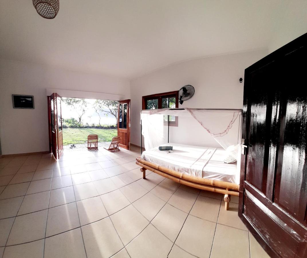 Merdeka House Maluk ภายนอก รูปภาพ