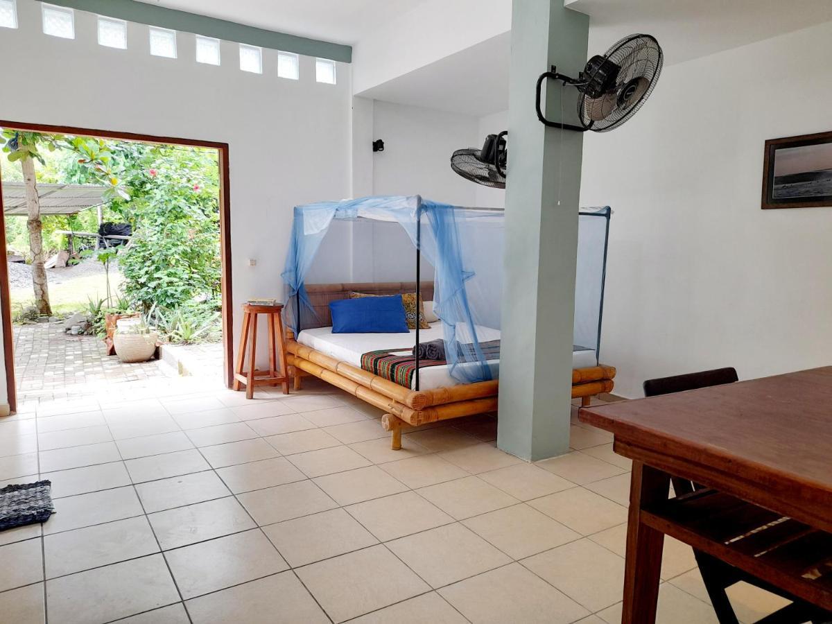 Merdeka House Maluk ภายนอก รูปภาพ