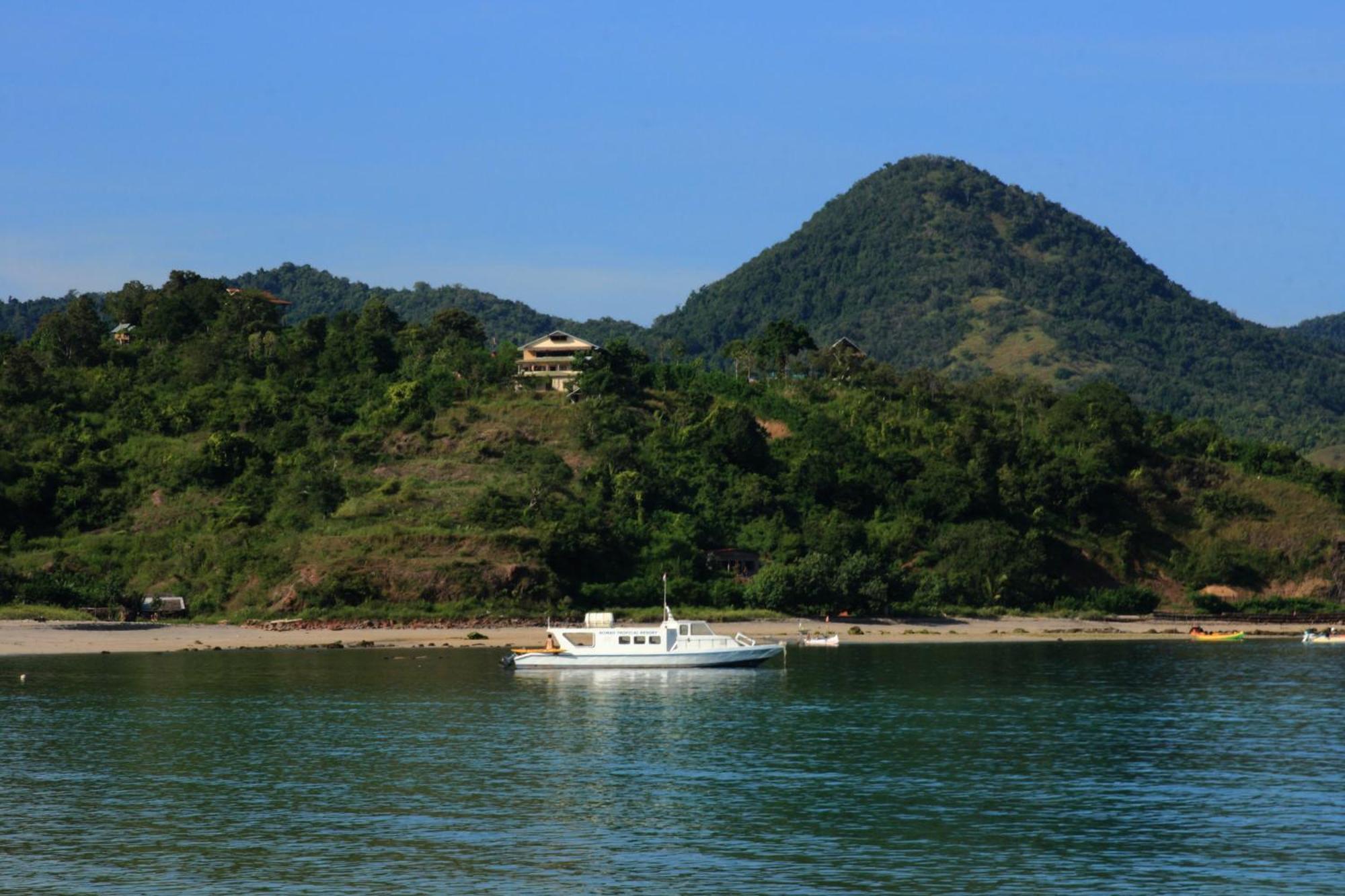Merdeka House Maluk ภายนอก รูปภาพ
