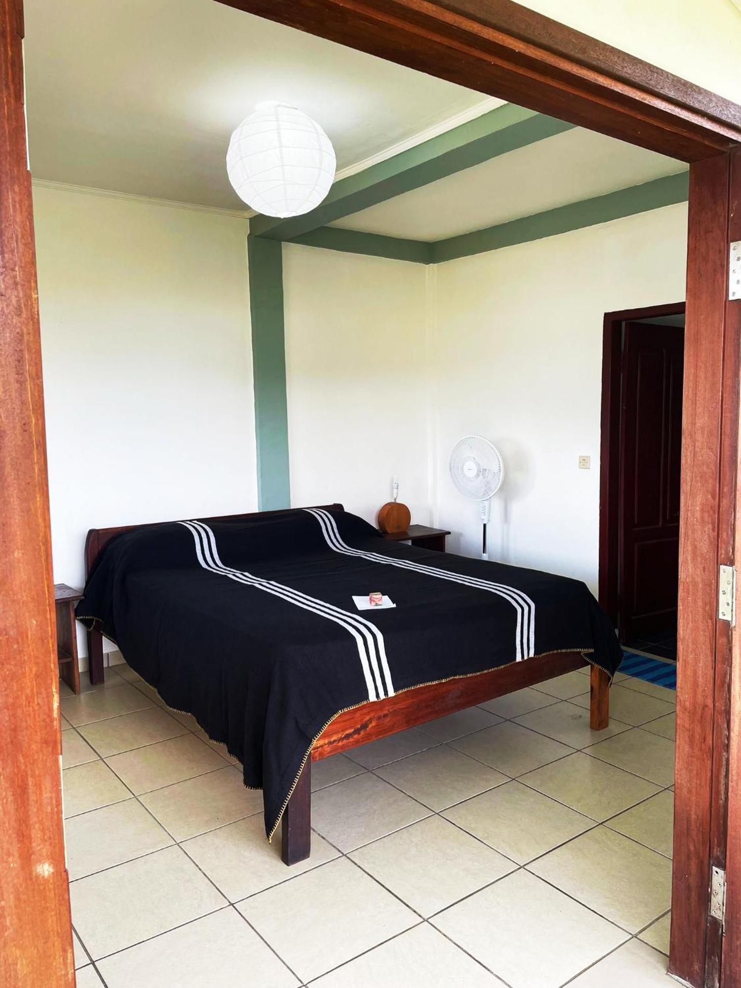 Merdeka House Maluk ภายนอก รูปภาพ
