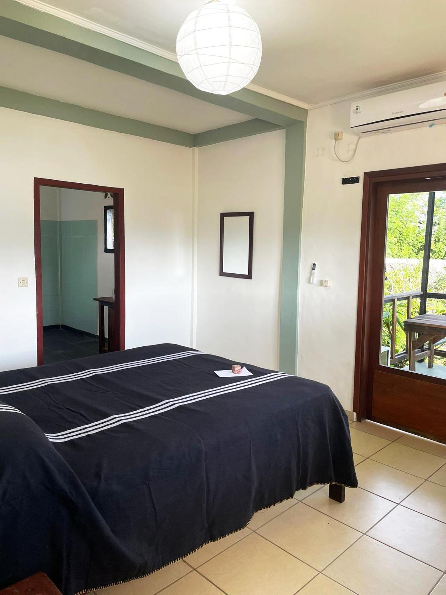 Merdeka House Maluk ภายนอก รูปภาพ