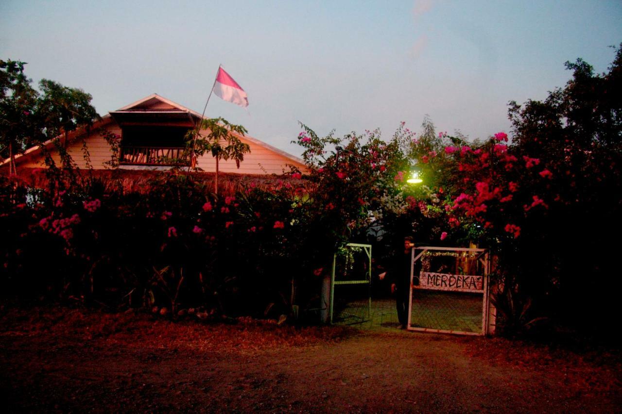 Merdeka House Maluk ภายนอก รูปภาพ