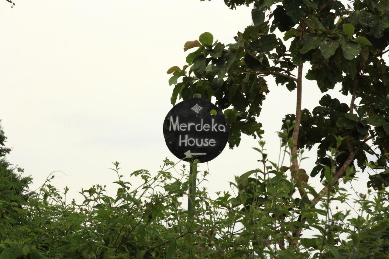 Merdeka House Maluk ภายนอก รูปภาพ